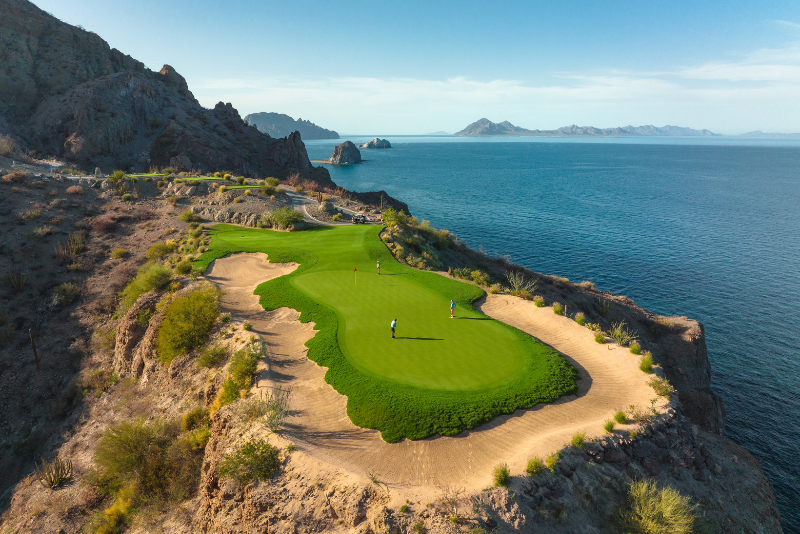 playing-golf-near-the-ocean-tips-for-windy-conditions
