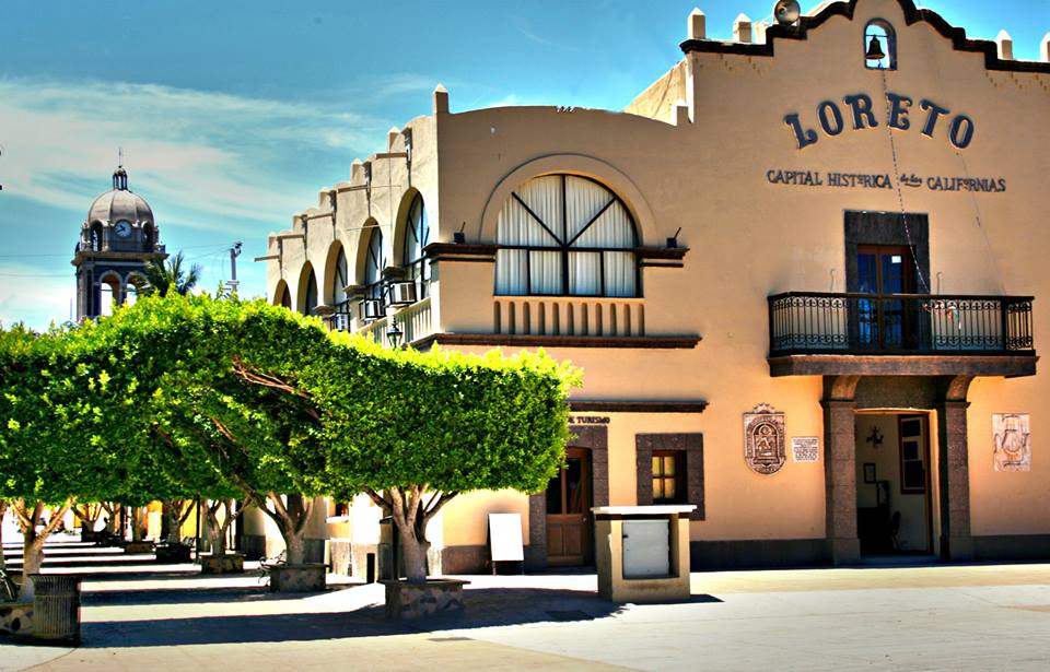 plaza en el centro de loreto baja california sur