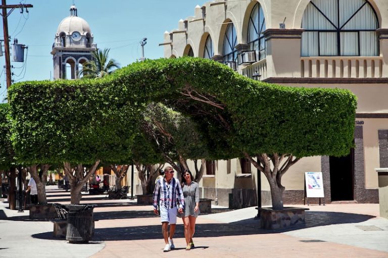 Paseo por el malecon de Loreto Baja Sur