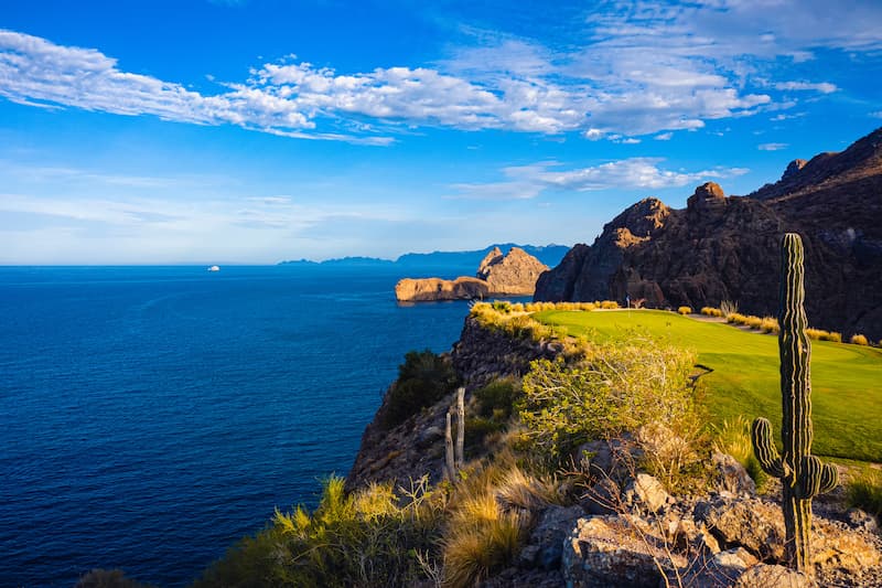 vista al mar de cortes desde danzante bay
