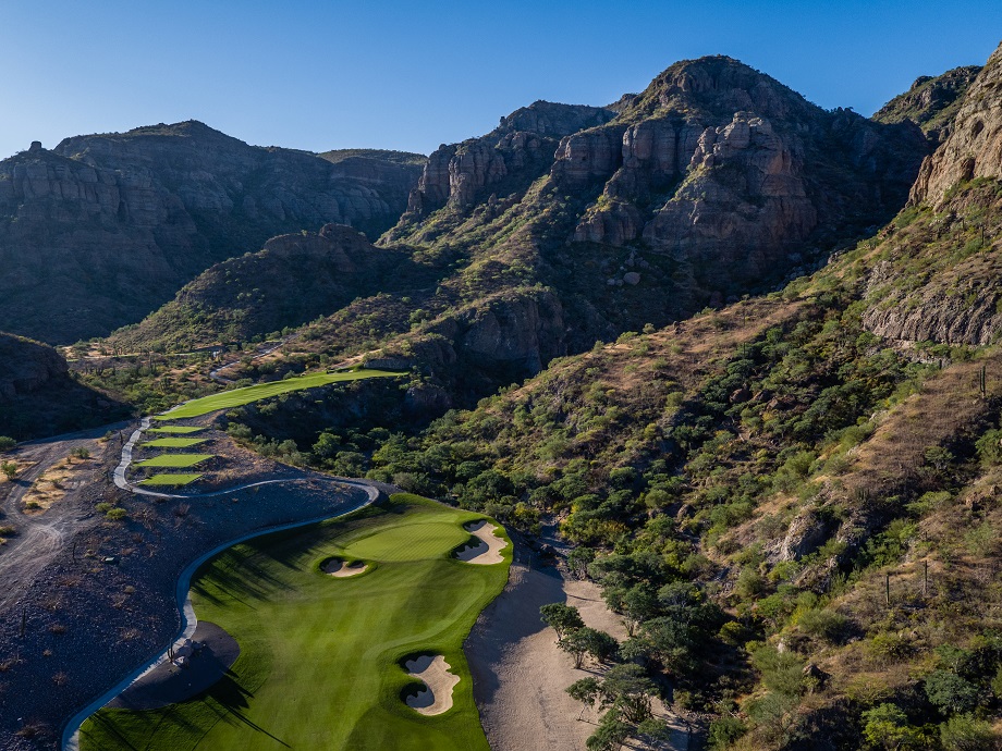 Vista aerea del hoyo 2 del campo de golf tpc danzante bay