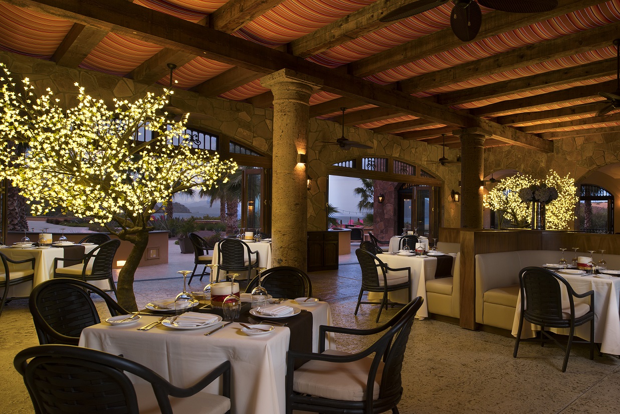 restaurante danzante de hotel villa del palmar loreto
