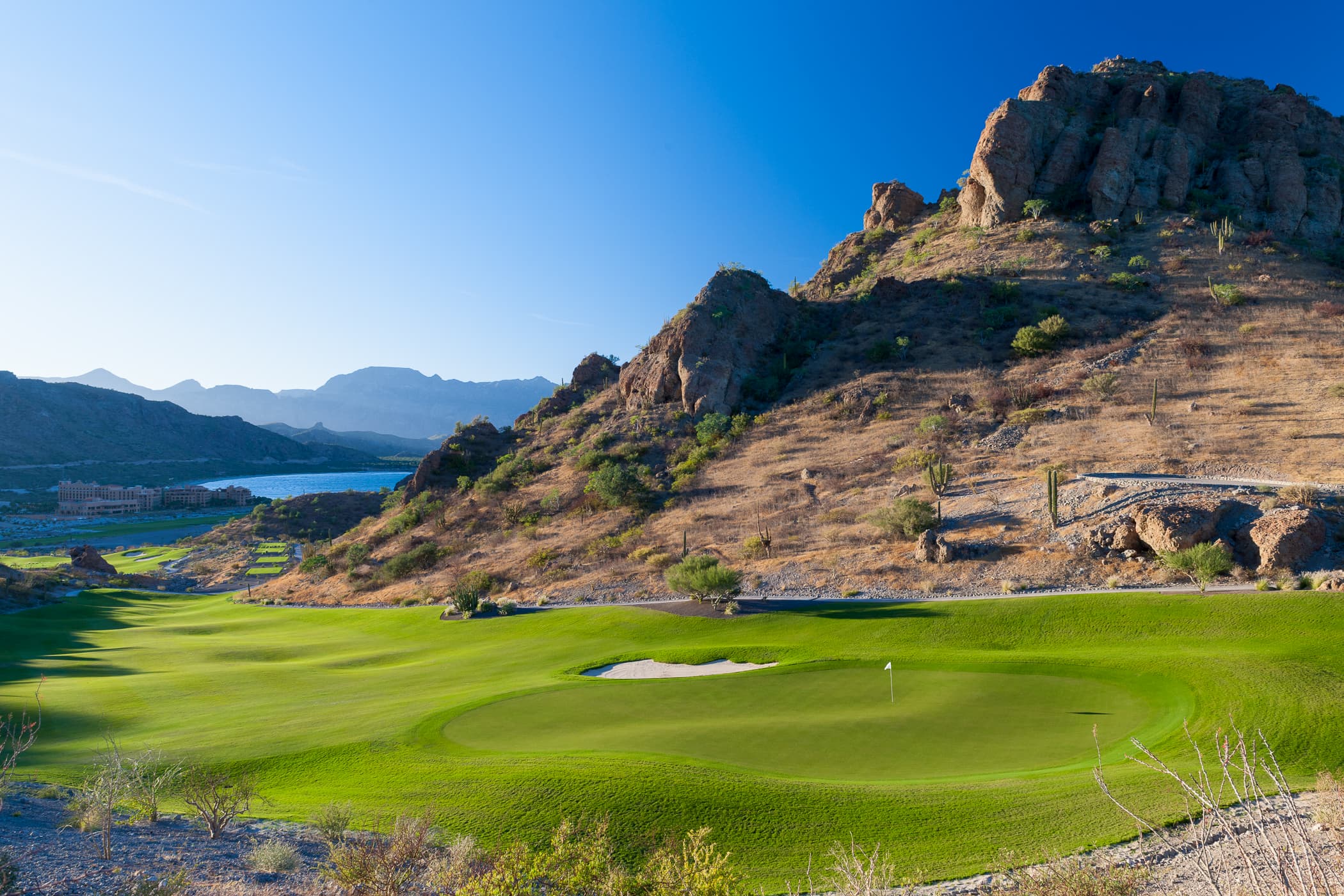 Hoyo 16 del campo de golf TPC Danzante Bay en Loreto