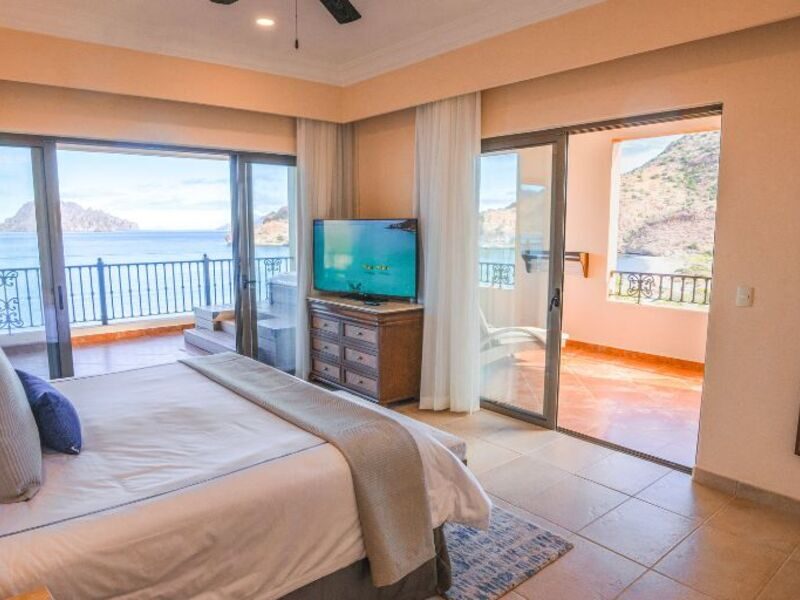 A Hole-in-One Experience: Luxury Accommodations at Villa del Palmar Loreto