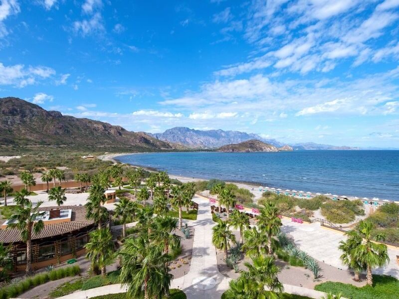 Why do so many VIPs Visit the Islands of Loreto?